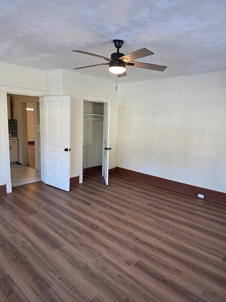 Building Photo - 727 Hill Ave