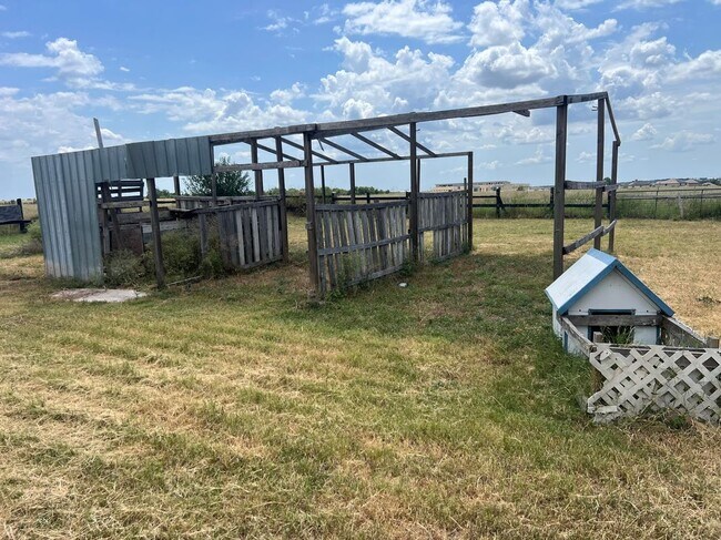 Building Photo - 1100 County Rd 313