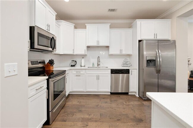 Building Photo - 405 Mariners Cir