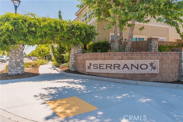 Building Photo - 726 Huron Dr