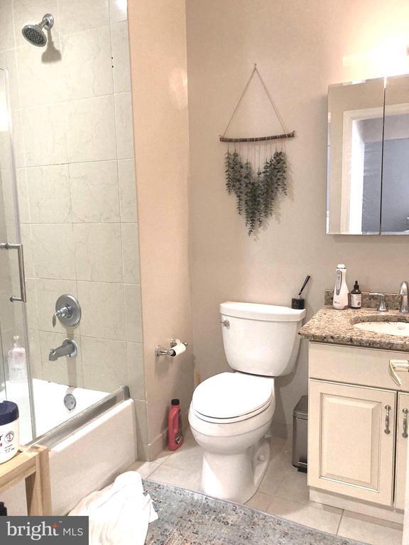 Building Photo - 1600 Arch St