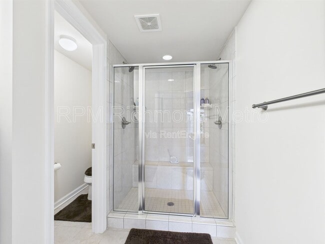 Building Photo - 2200 Liesfeld Parkway