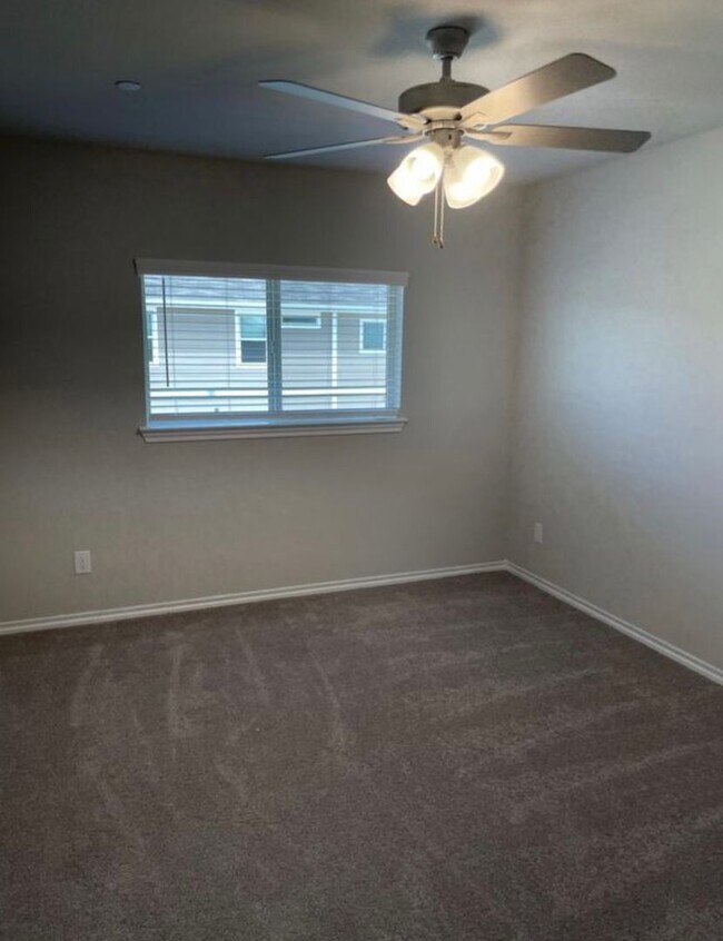 Building Photo - 3537 Brentwood Dr