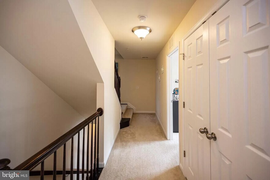 Building Photo - 25239 Laureldale Ter