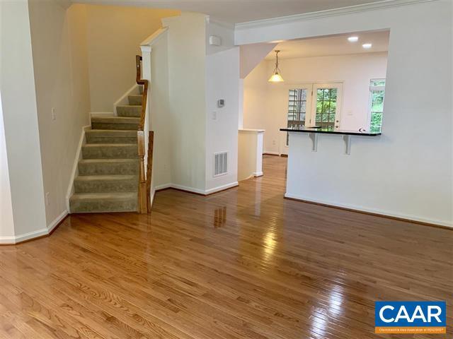 Building Photo - 836 Rockcreek Rd