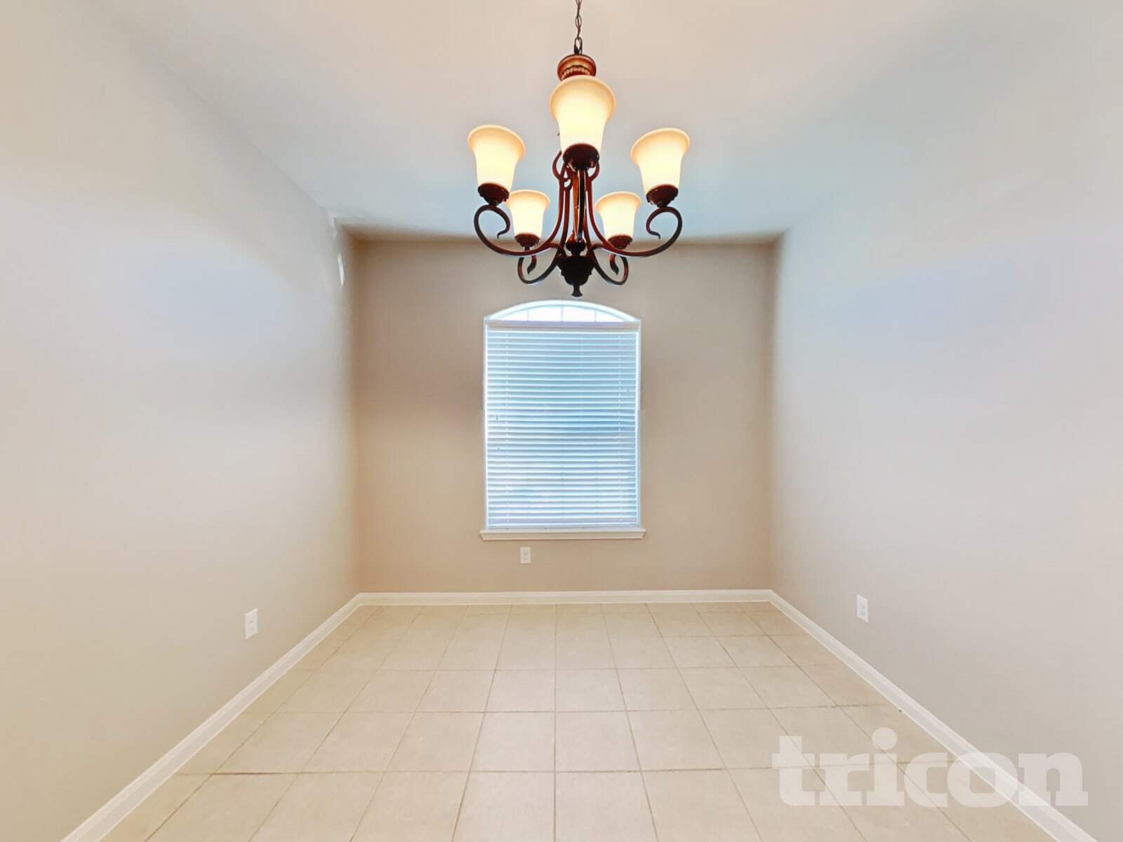 Building Photo - 2048 Cone Flower Dr