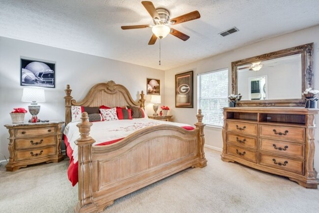 Building Photo - 2951 Lexington Trace Dr
