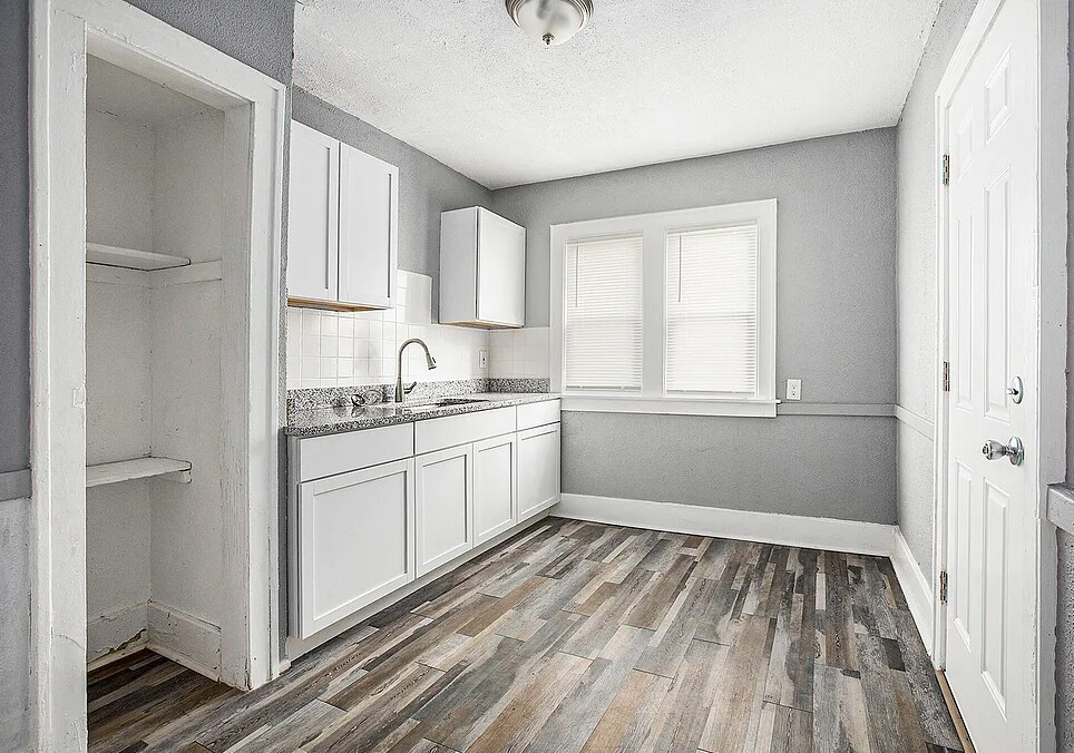 Kitchen - 16224 Kentucky St