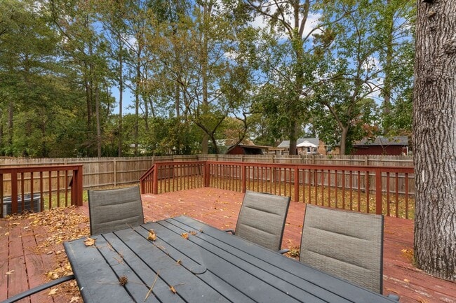 Building Photo - 1132 Sippel Dr