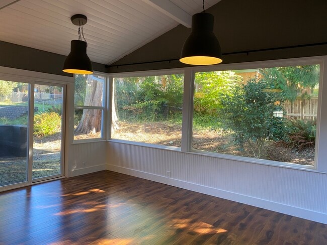 Building Photo - 18323 Woodlands Way