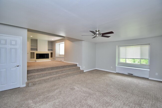 Building Photo - 9571 Beech Dr