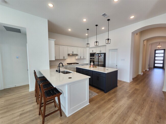 Building Photo - 24823 Hibiscus Gdn Wy