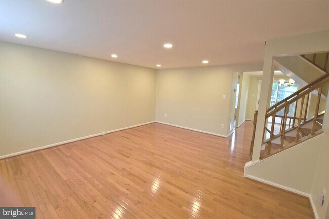 Building Photo - 6605 Briarleigh Way