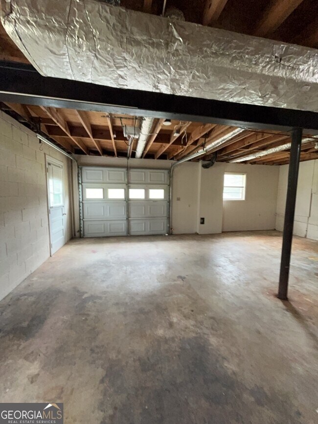 Building Photo - 1430 High Meadow Dr