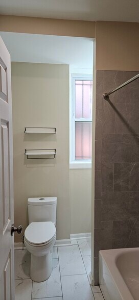 Building Photo - 2016 1st St NW