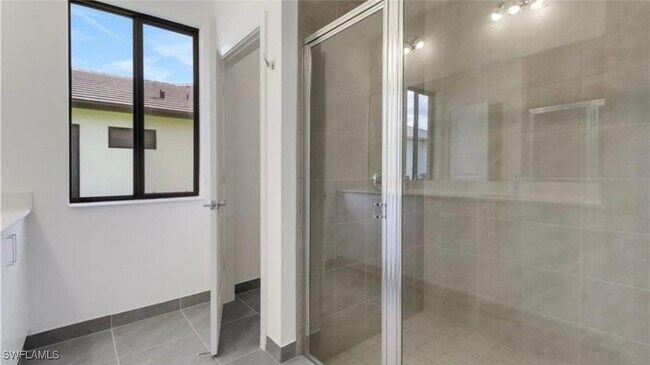 Building Photo - 5265 Lamone Ln