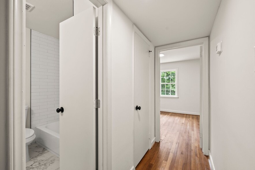 Building Photo - 1640 W Northwest Blvd