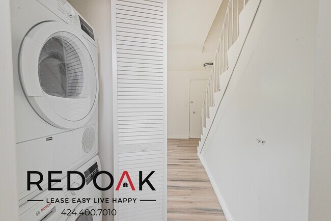 Building Photo - 10535 Lindley Ave