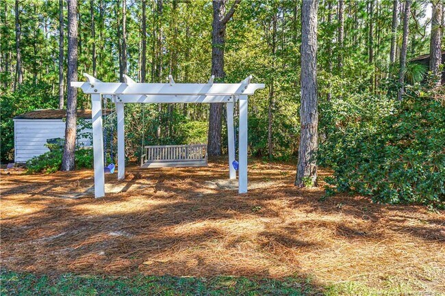 Building Photo - 184 E 12 Oaks Rd