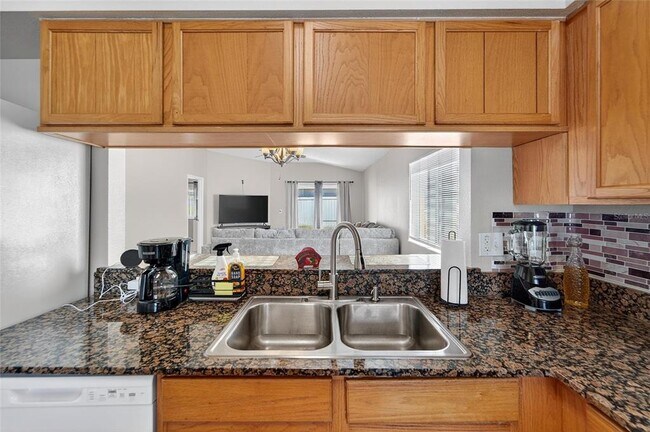 Building Photo - 11812 Lynmoor Dr