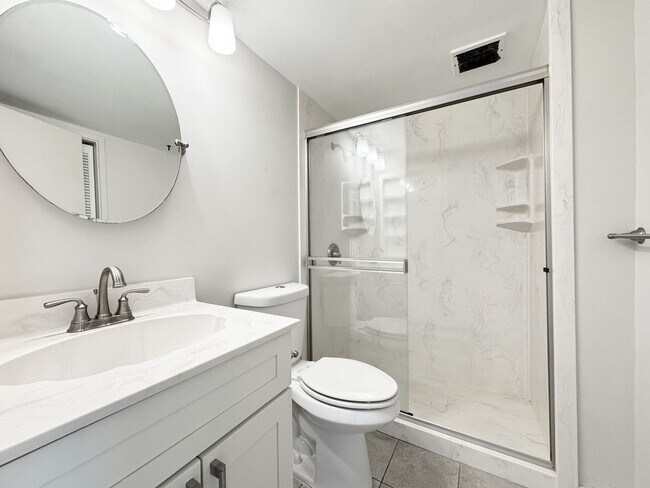 Building Photo - Cat Friendly Hawaii Kai Condo with Panoram...