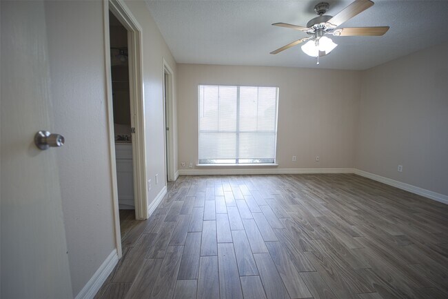 Building Photo - 18018 Santolina Ln