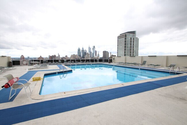Building Photo - Luxury 1 Bedroom with Balcony, Pool & City Views – Hopkinson House