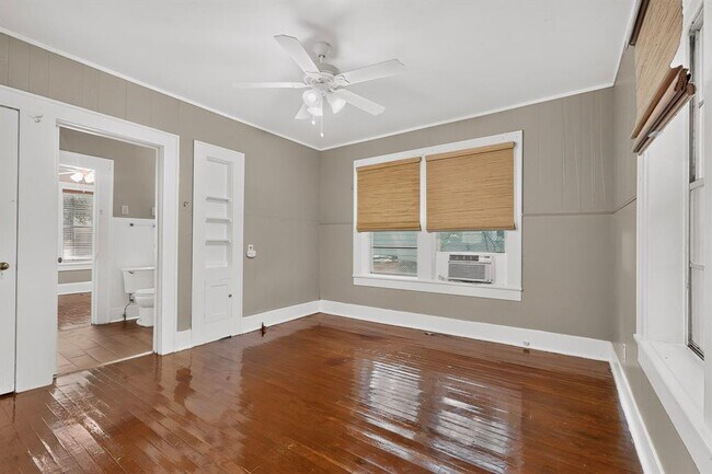 Building Photo - 4008 Burnet Rd