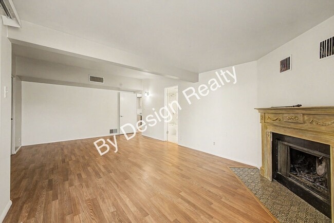 Building Photo - Mid Century Ranch Home on 2+ Acres with Private Pool - Mountain & City Views