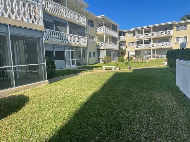 Primary Photo - 450 Golden Isles Dr