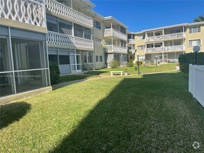 Building Photo - 450 Golden Isles Dr