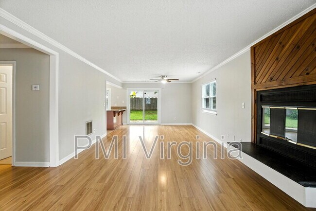 Building Photo - 5489 Glenville Cir