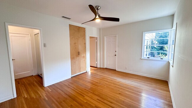 Building Photo - Classic View Park Rental