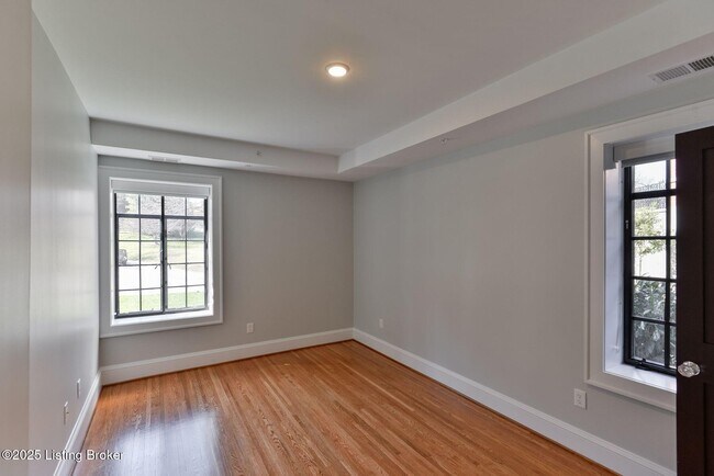 Building Photo - 1411 Willow Ave