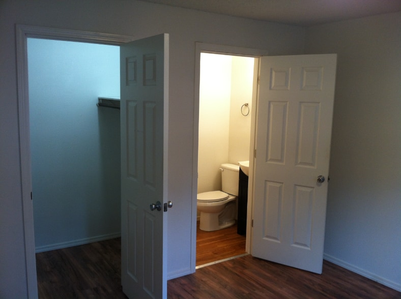 Building Photo - 917 142nd Ave SE