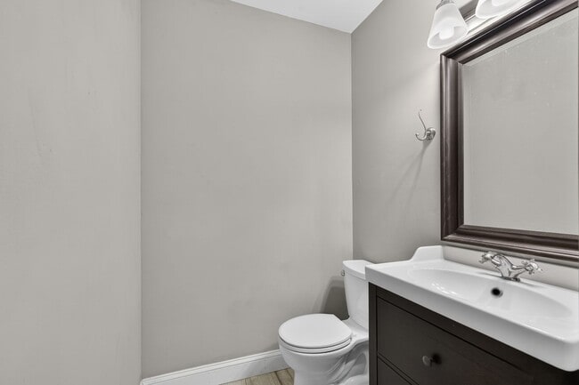 Building Photo - Welcome to the Baynard House; Elegant, Spacious & Bright Showing- Showing Sunday 7/26 9:30am-9:45am