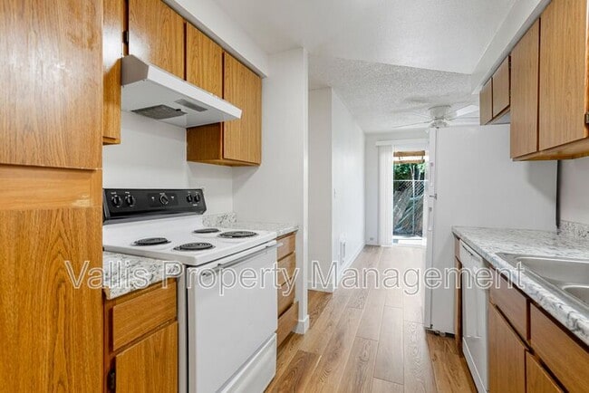 Building Photo - 4828 State St