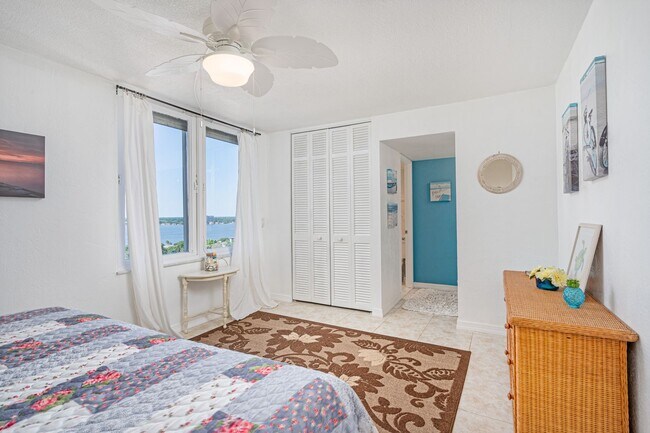 Building Photo - Fully Furnished 2-Bedroom, 2-Bath Beachfront Condo