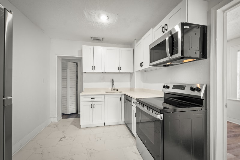 Building Photo - 3524 Boulevard St