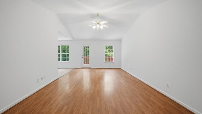 Building Photo - 3 bedroom East Brainerd Home!