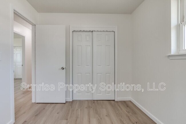 Building Photo - 636 SW 13th St