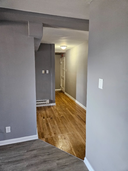 Building Photo - 751 Adams Ave