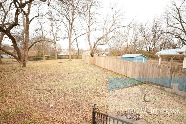 Building Photo - 1405 W. Jefferson-