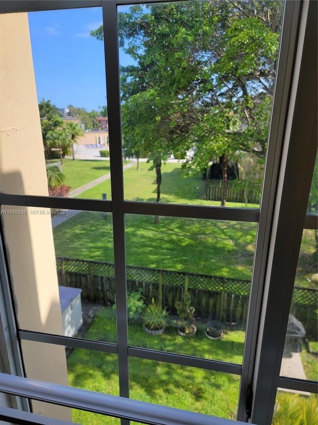 Building Photo - 5112 NW 79th Ave