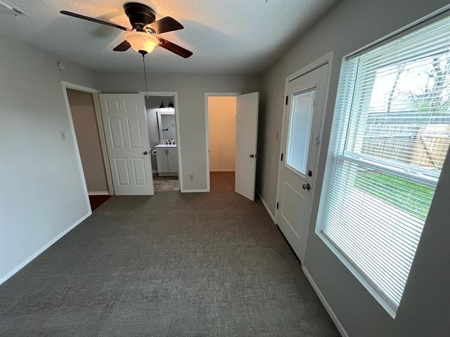 Building Photo - 4919 Lovell Ave