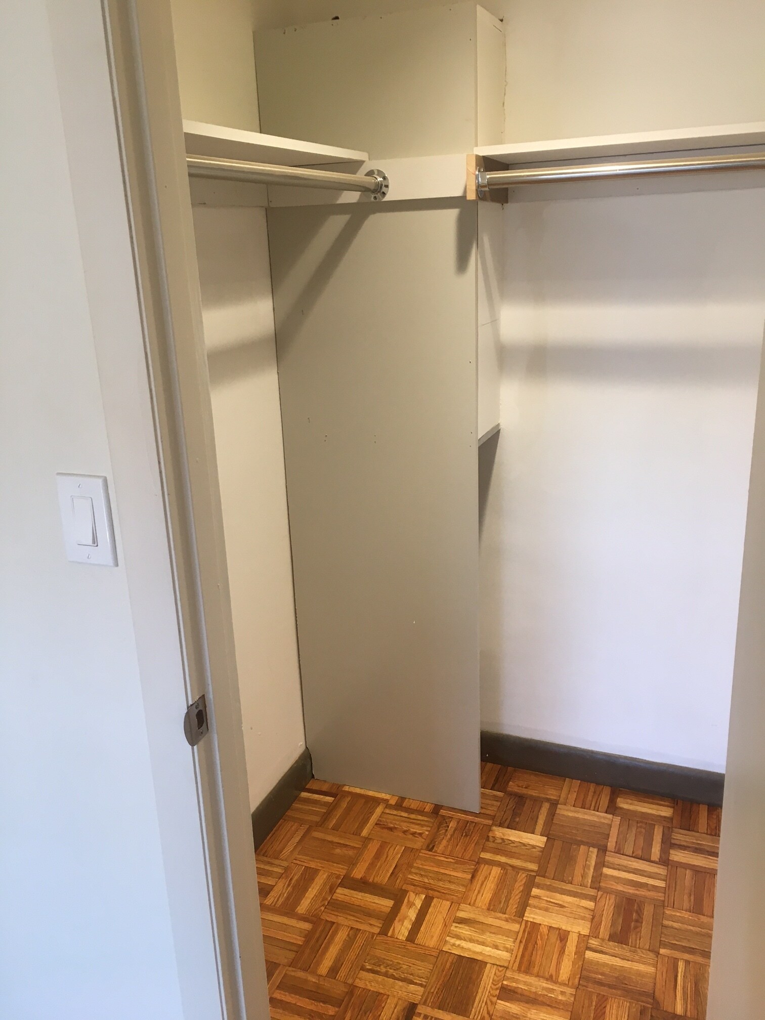 Building Photo - 881 Main St