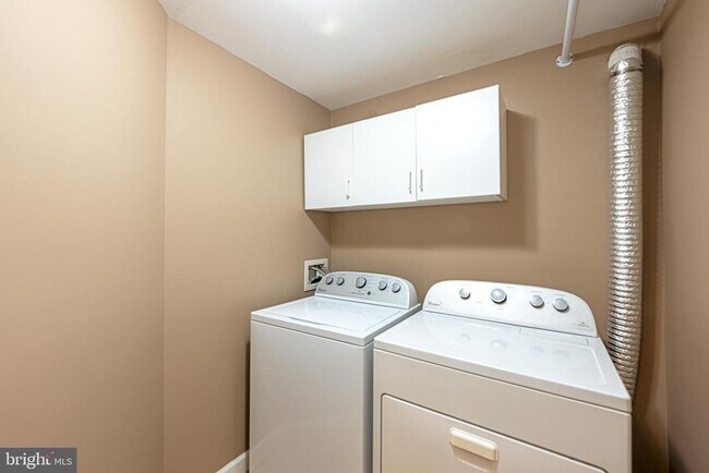 Building Photo - 43148 Katama Square