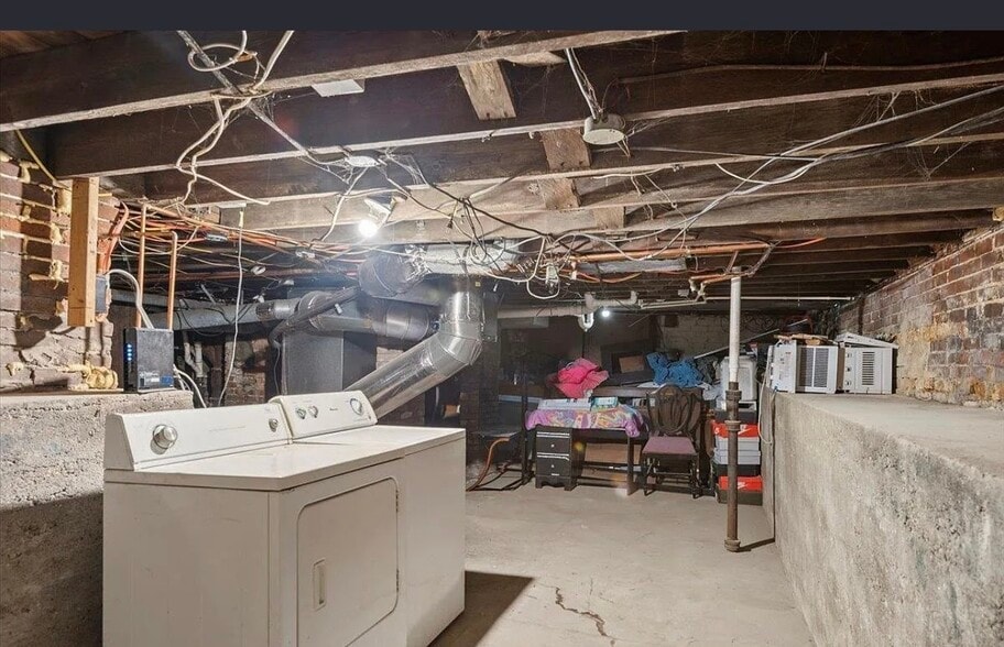 Building Photo - 1127 N 6th St