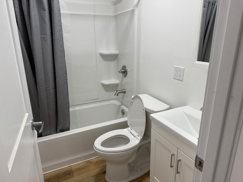 Building Photo - 191 Washington St