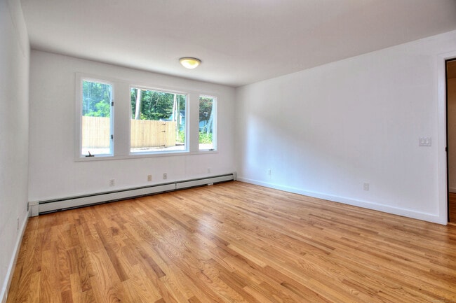 Building Photo - 208 Bayberry Ln